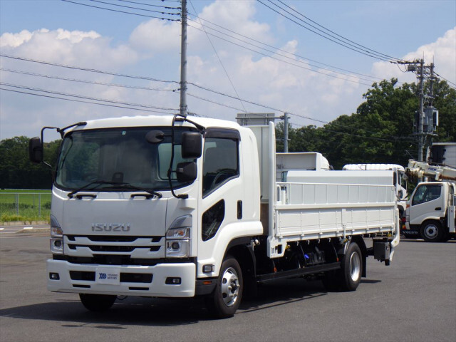 Isuzu FORWARD 2022