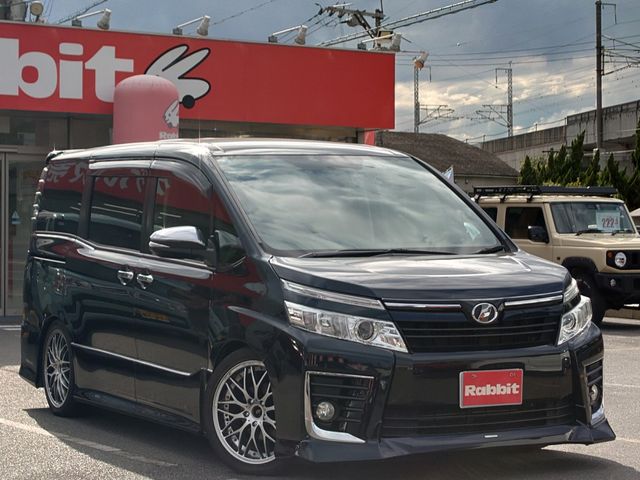 TOYOTA VOXY 2014