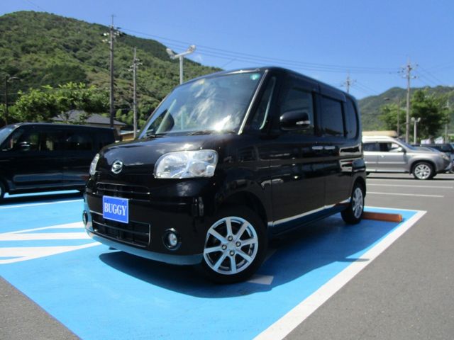 DAIHATSU TANTO 2011