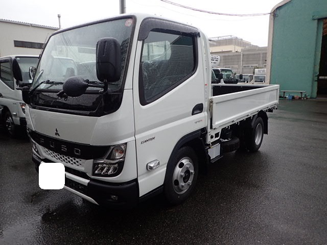 Mitsubishi CANTER 2024