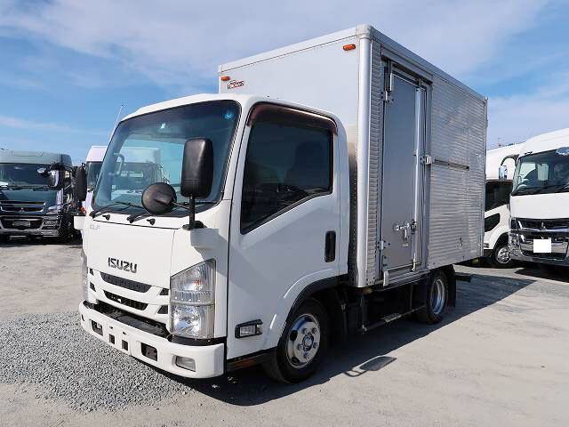 Isuzu ELF 2015