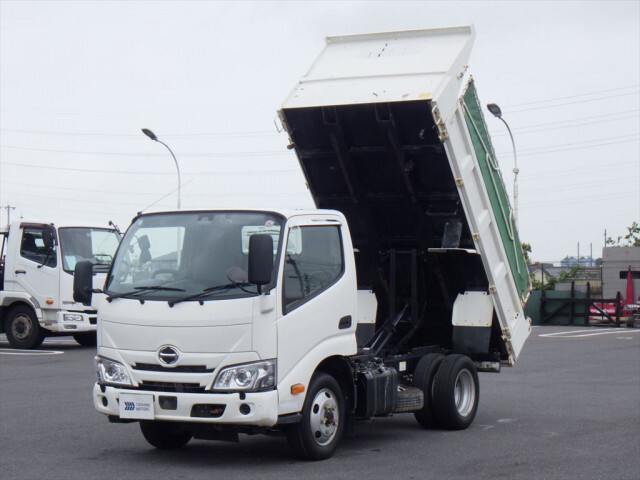 Hino DUTRO 2021