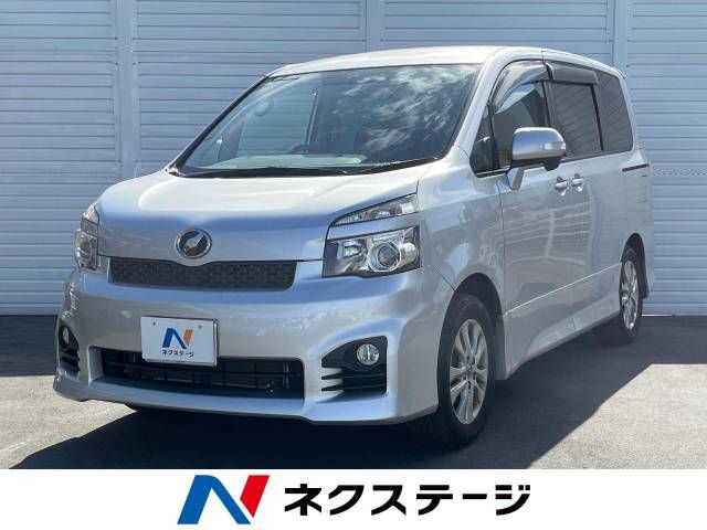 TOYOTA VOXY 2010