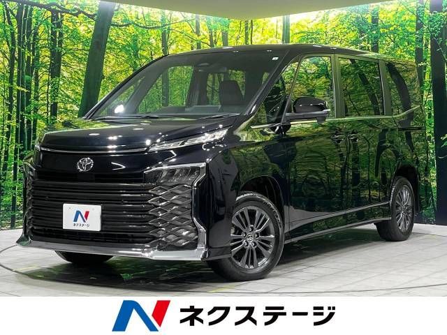 TOYOTA VOXY 4WD 2023