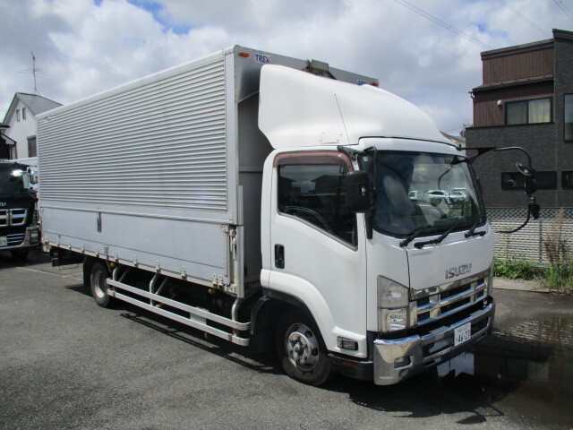 Isuzu FORWARD 2011