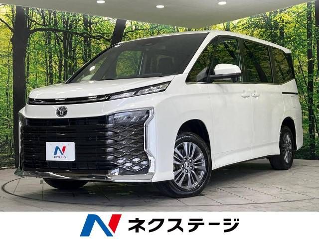 TOYOTA VOXY 4WD 2023