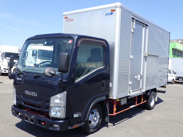 Isuzu ELF 2016