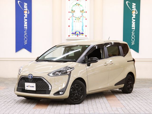 TOYOTA SIENTA HYBRID 2022