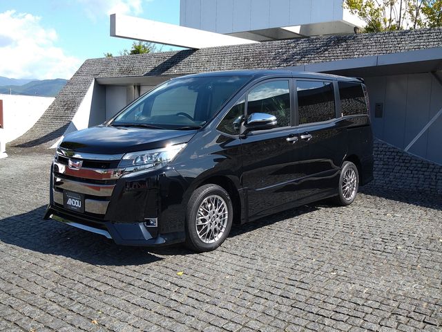 TOYOTA NOAH HYBRID 2021