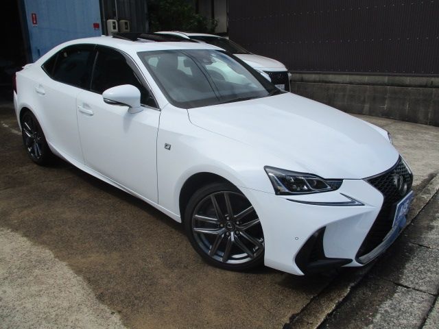 TOYOTA LEXUS IS300 2017