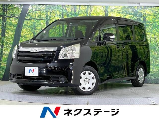 TOYOTA NOAH 2010