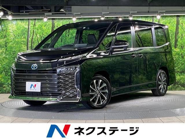 TOYOTA VOXY HYBRID 2022