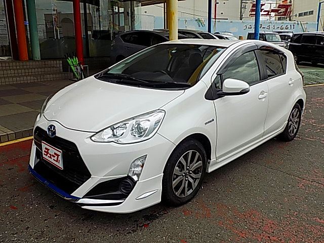 TOYOTA AQUA 2015