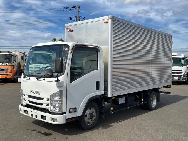 Isuzu ELF 2018