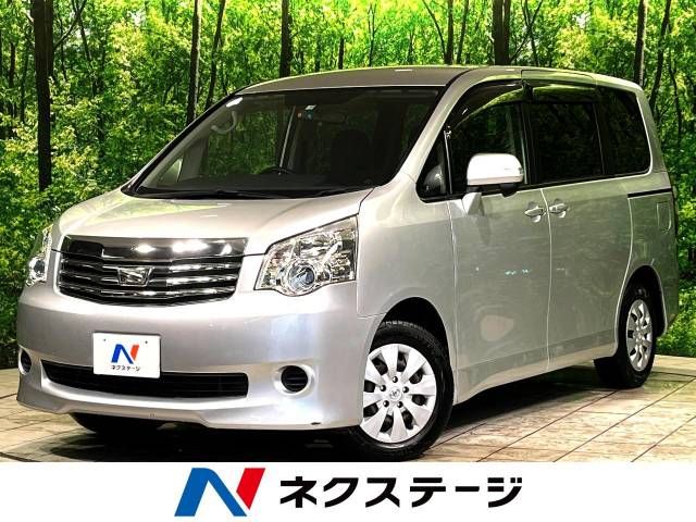 TOYOTA NOAH 2013