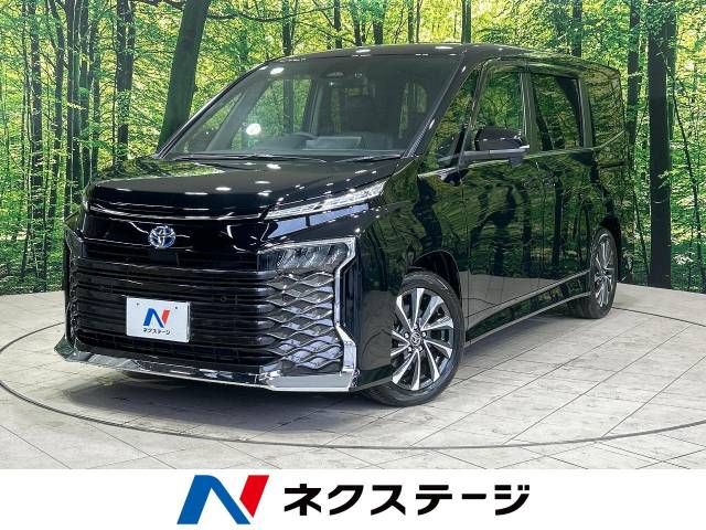 TOYOTA VOXY HYBRID 2023