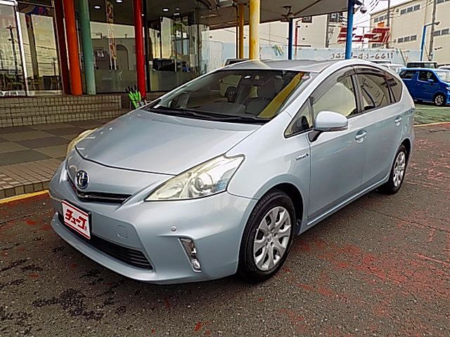 TOYOTA PRIUS ALPHA 2014