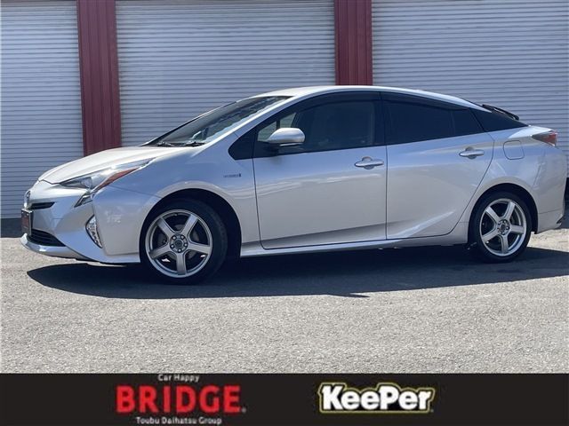 TOYOTA PRIUS 4WD 2016