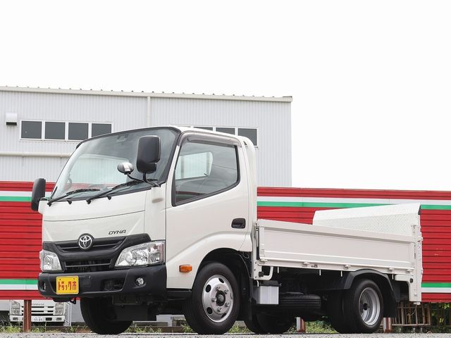 TOYOTA DYNA 2019