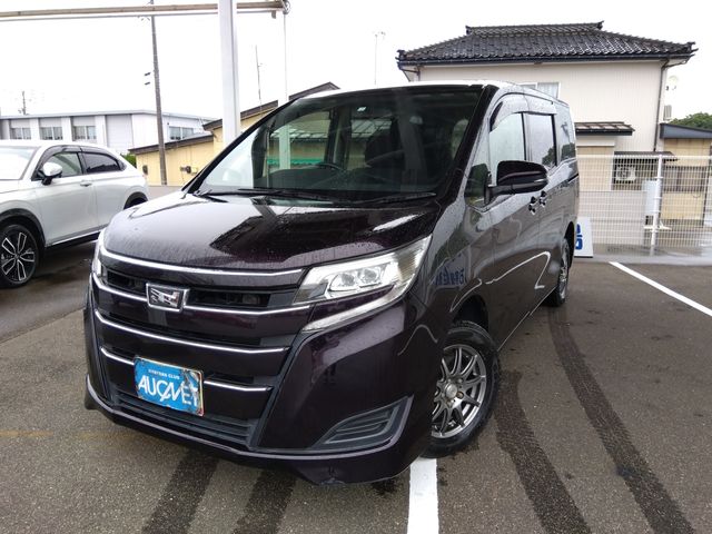 TOYOTA NOAH 4WD 2018