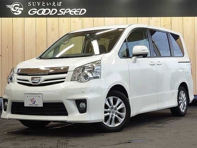 TOYOTA NOAH 2013