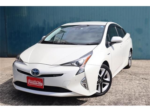 TOYOTA PRIUS 2016