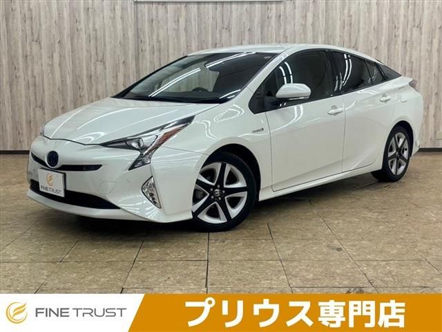 TOYOTA PRIUS 2016