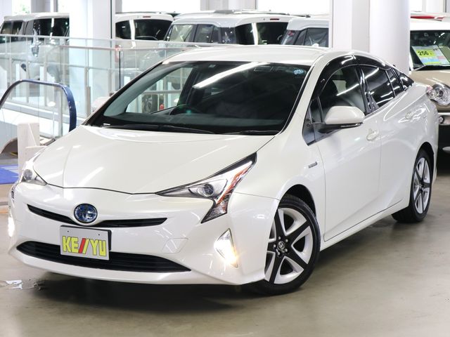 TOYOTA PRIUS 2016