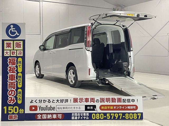 TOYOTA NOAH 2018