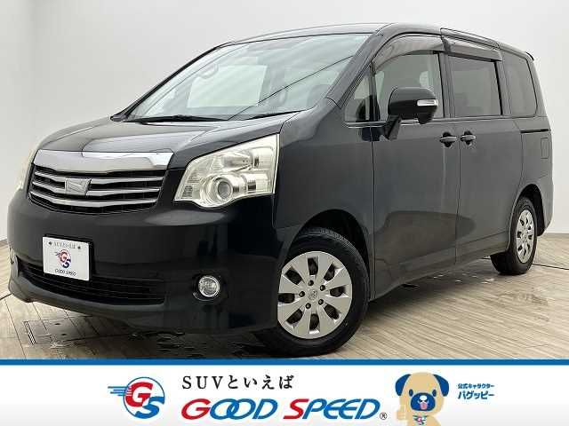 TOYOTA NOAH 2013