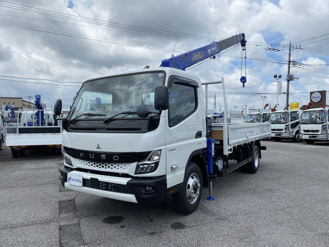 Mitsubishi CANTER 2024