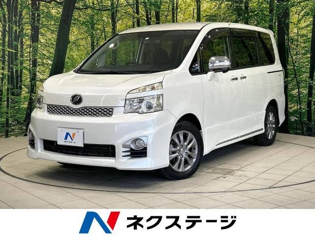 TOYOTA VOXY 2012