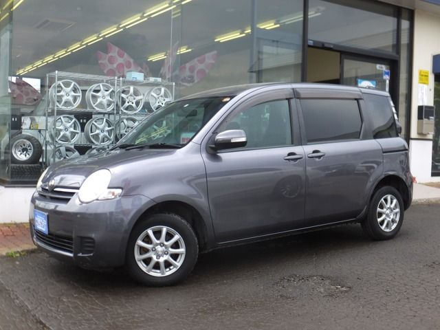 TOYOTA SIENTA 4WD 2010