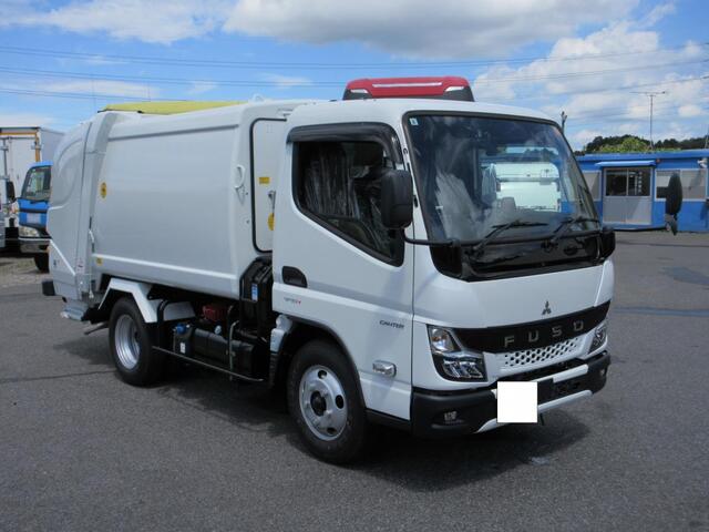 Mitsubishi CANTER 2024