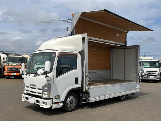 Isuzu ELF 2012