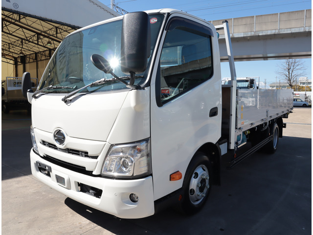 Hino DUTRO 2023