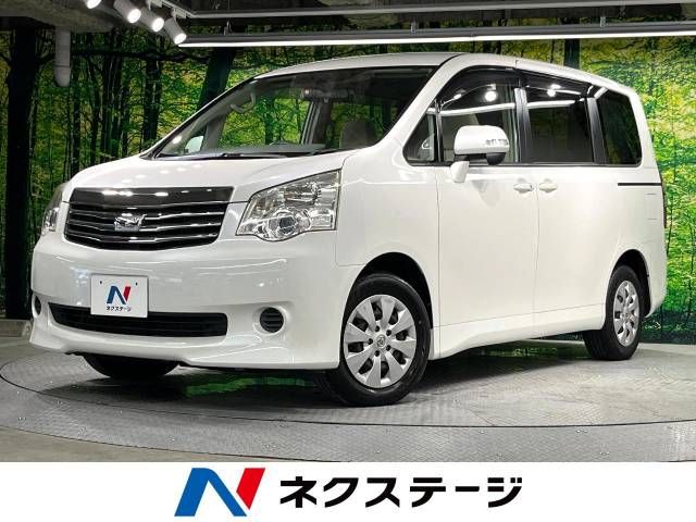 TOYOTA NOAH 2010