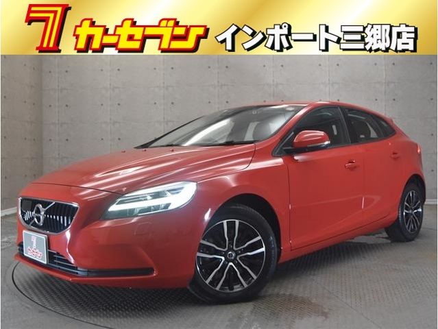 VOLVO V40 2018