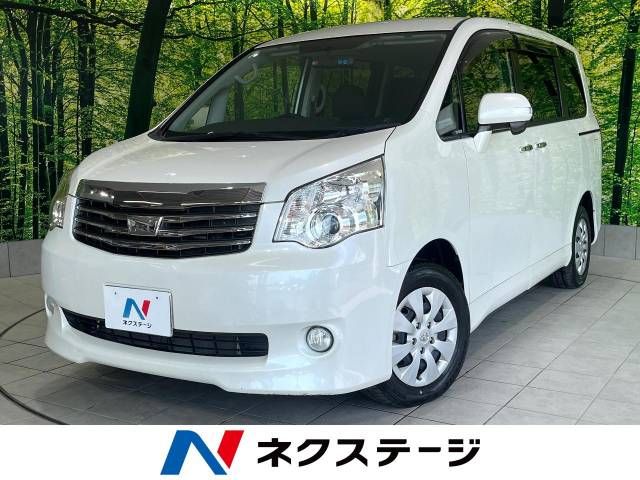 TOYOTA NOAH 2013