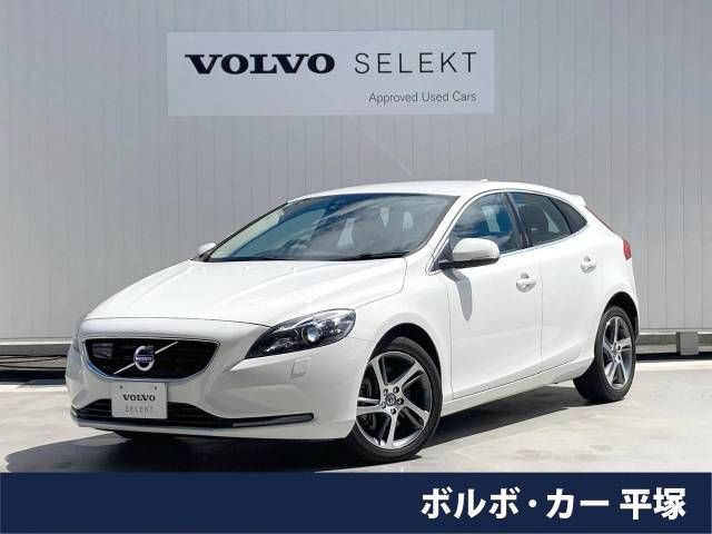 VOLVO V40 2016