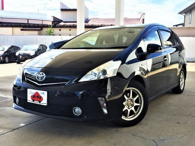 TOYOTA PRIUS ALPHA 2013