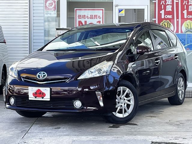 TOYOTA PRIUS ALPHA 2014