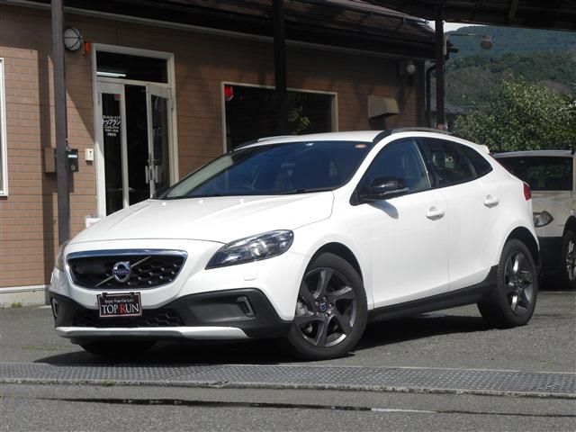 VOLVO V40 CROSS COUNTRY 2013