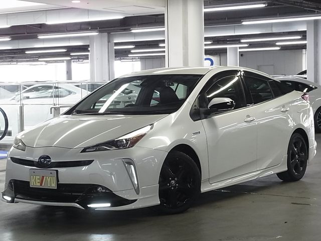 TOYOTA PRIUS 2019