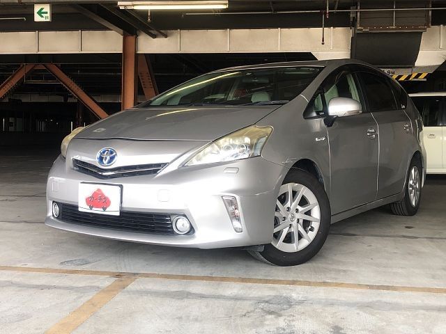 TOYOTA PRIUS ALPHA 2011