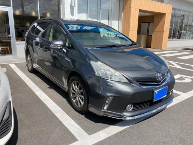 TOYOTA PRIUS ALPHA 2013