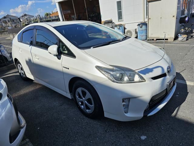 TOYOTA PRIUS 2013