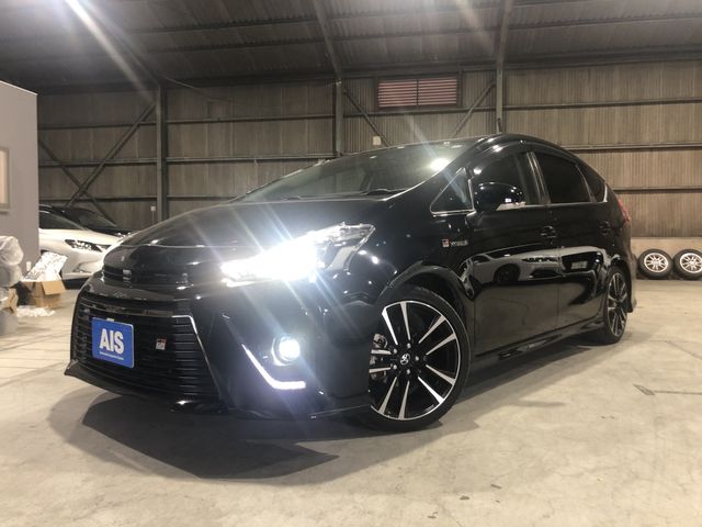 TOYOTA PRIUS ALPHA 2019