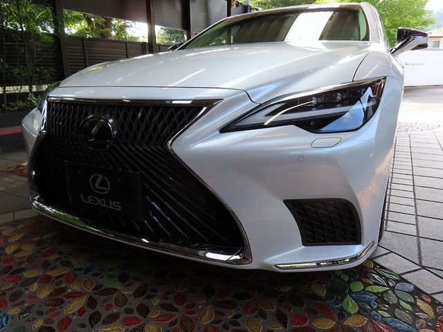 TOYOTA LEXUS LS500h 2021