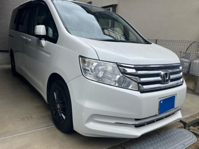 HONDA STEPWAGON 2013